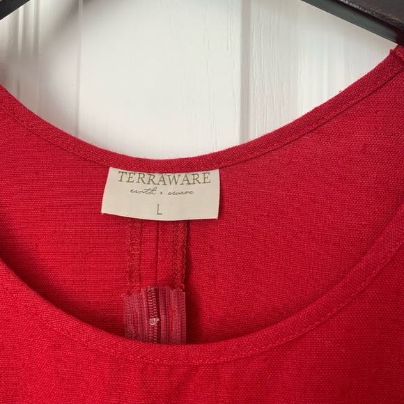 Red tank size Large - Picture 5 of 7